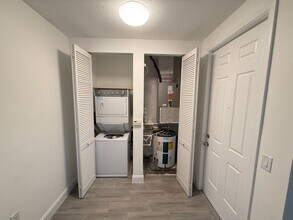350 Olssen Ave in Fort Lauderdale, FL - Building Photo - Building Photo