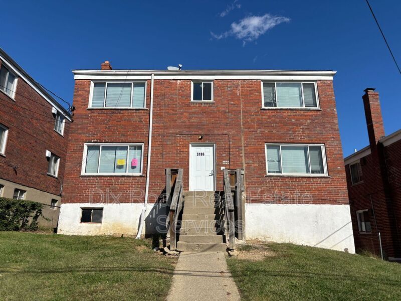 3186 Saffer St in Cincinnati, OH - Building Photo