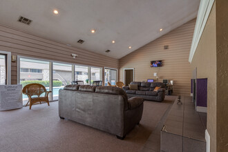 Cobblestone Apartments in Tulsa, OK - Foto de edificio - Lobby