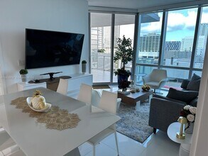 851 NE 1st Ave, Unit 1108 in Miami, FL - Building Photo - Building Photo