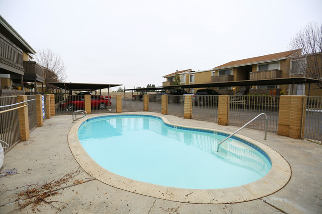 Panorama Pointe in Bakersfield, CA - Building Photo - Building Photo