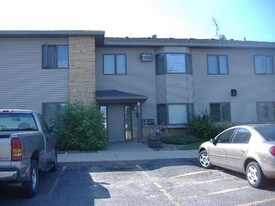 Heather Court Apartments in Owatonna, MN - Building Photo