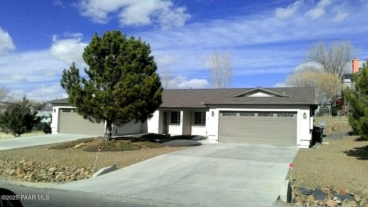 7160 Spouse Dr in Prescott Valley, AZ - Foto de edificio