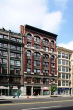 240 W 23rd St in New York, NY - Building Photo - Building Photo