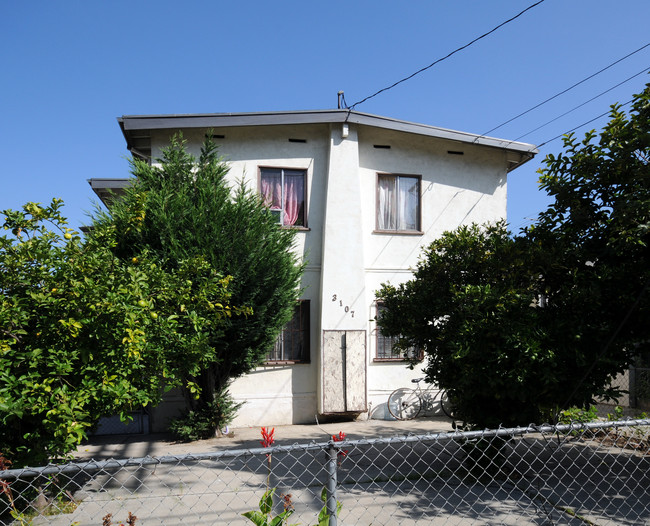 3107 N Division St in Los Angeles, CA - Building Photo - Building Photo