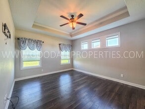 412 Timberview Dr in Adel, IA - Building Photo - Building Photo