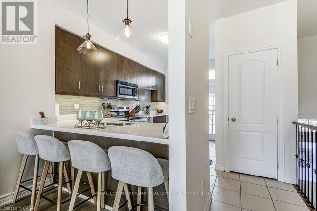 2362 Treversh Common in Burlington, ON - Building Photo - Building Photo