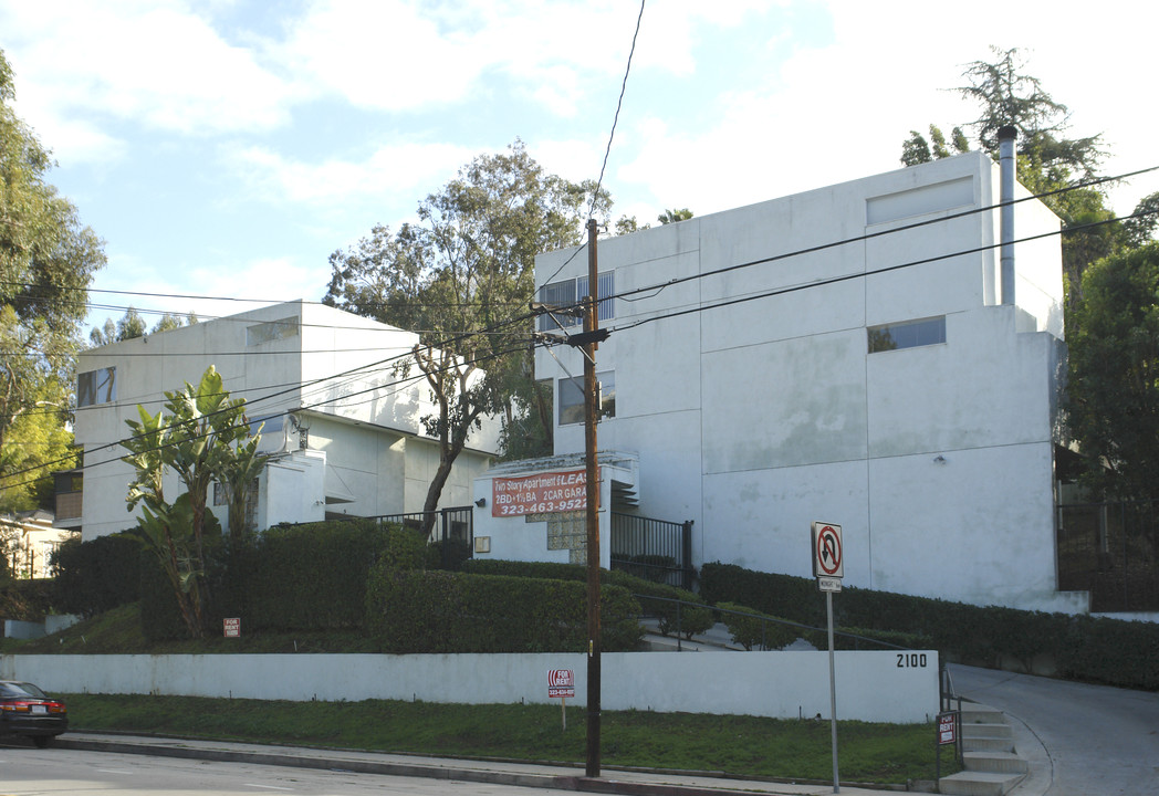 2100 Griffith Park Blvd in Los Angeles, CA - Building Photo