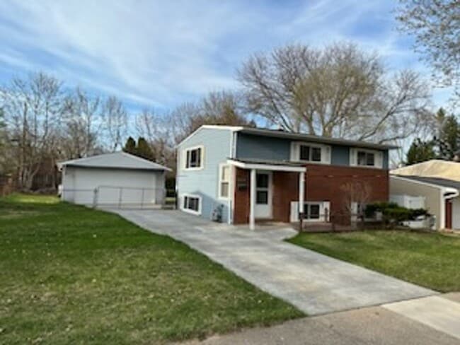 property at 754 Panorama Dr