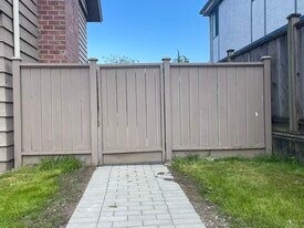 9640 Aquila Rd in Richmond, BC - Building Photo