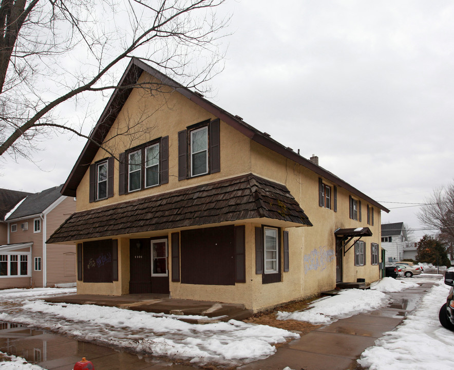 1101 7th St E in Menomonie, WI - Building Photo