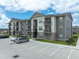 Station at St Peters in St. Peters, MO - Building Photo