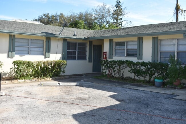207 Southland Dr in Fort Pierce, FL - Building Photo - Building Photo