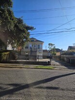 1824 Irving Ave, Unit 1824 in Oakland, CA - Building Photo