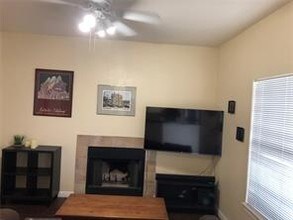 2320 Gracy Farms Ln-Unit -#332 in Austin, TX - Building Photo - Building Photo