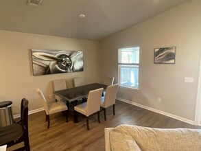 4670 Integrity Ct in Milton, FL - Foto de edificio - Building Photo