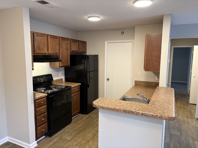 2411 Hill St in Raleigh, NC - Building Photo - Building Photo