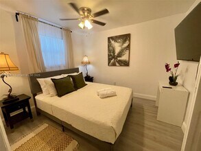 7070 Tyler St in Hollywood, FL - Building Photo - Building Photo