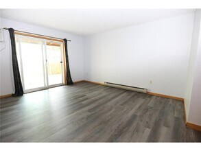 942 Main St NW in Elk River, MN - Building Photo - Building Photo