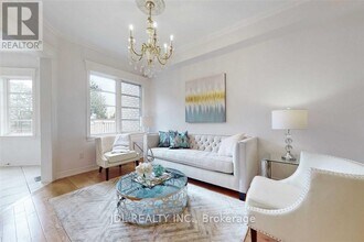 8 Mill River Dr in Vaughan, ON - Building Photo - Building Photo