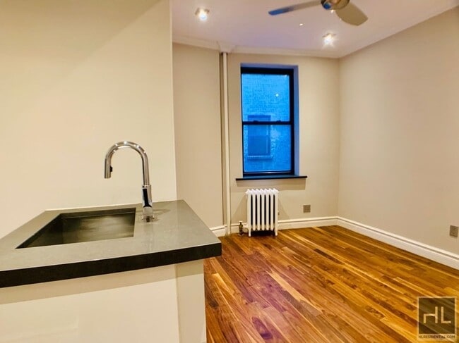 property at 326 E 35th St