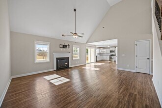 704 Peyton's Lake Ln in Hubert, NC - Building Photo - Building Photo