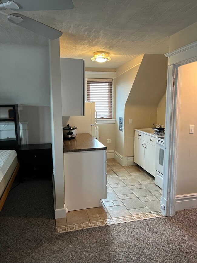 2223 N 2nd St, Unit Third floor in Harrisburg, PA - Building Photo - Building Photo