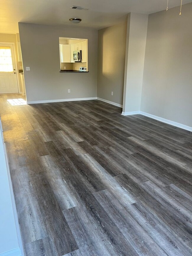 property at 2220 Oakwood Ln
