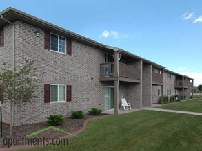 Layden Drive Estates Apartments in De Pere, WI - Building Photo - Building Photo