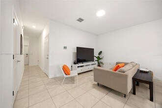 656 SW 12th St in Florida City, FL - Building Photo - Building Photo