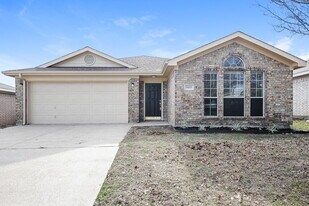 10213 Dallam Ln in Fort Worth, TX - Building Photo