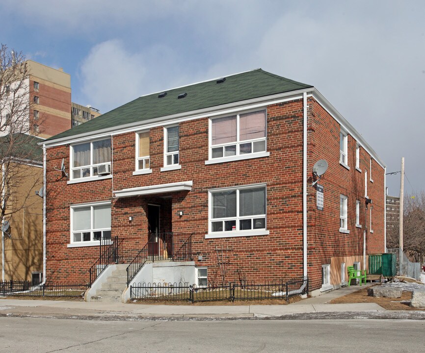 25 Norris Cres in Toronto, ON - Building Photo