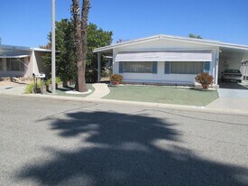760 Santo Tomas Dr in Hemet, CA - Building Photo