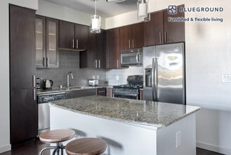 5550 Grosvenor Blvd in Los Angeles, CA - Building Photo - Building Photo