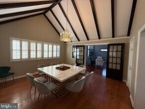 8613 Leonard Dr in Silver Spring, MD - Foto de edificio - Building Photo