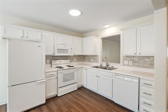 1919 Stroll Cir in Fuquay Varina, NC - Building Photo - Building Photo