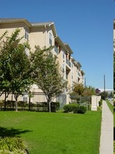 Tuscany at Goldmark Senior Living - 62+ Only in Dallas, TX - Foto de edificio - Building Photo