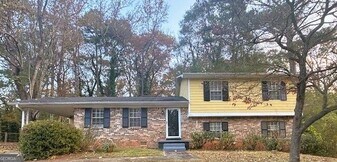 3900 Bressler Cir in Decatur, GA - Building Photo