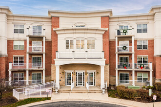 Fountains of Arlington in Arlington Heights, IL - Foto de edificio - Building Photo