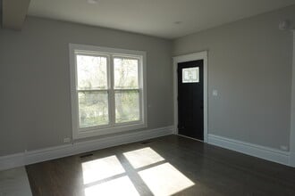 62 Pine St in Grayslake, IL - Building Photo - Building Photo