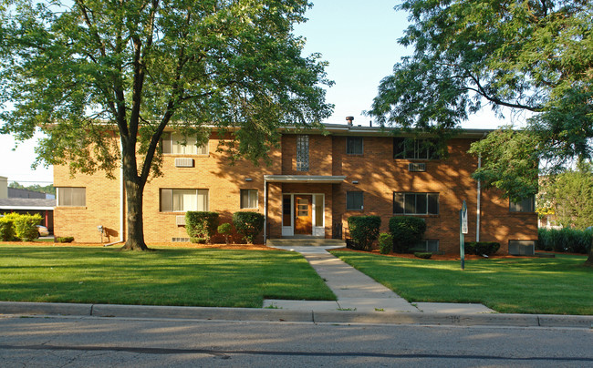 Old Canton Apartments in East Lansing, MI - Foto de edificio - Building Photo