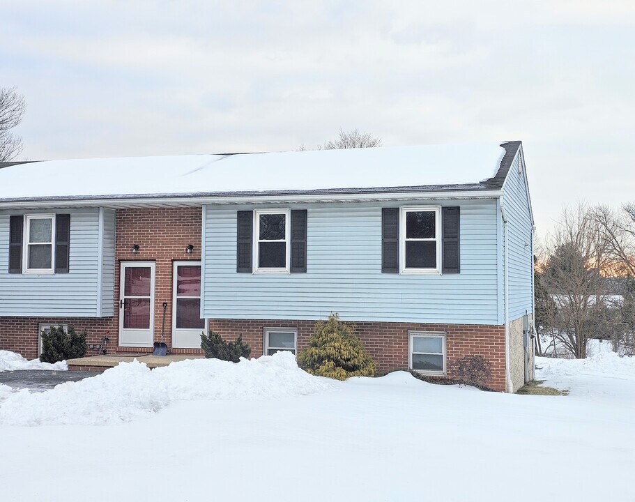 12 Muddy Creek Church Rd, Unit 3 in Denver, PA - Building Photo