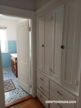 36 Crosby Rd in Newton, MA - Foto de edificio - Building Photo