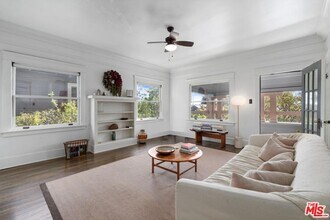 2938 1/2 S La Salle Ave in Los Angeles, CA - Foto de edificio - Building Photo