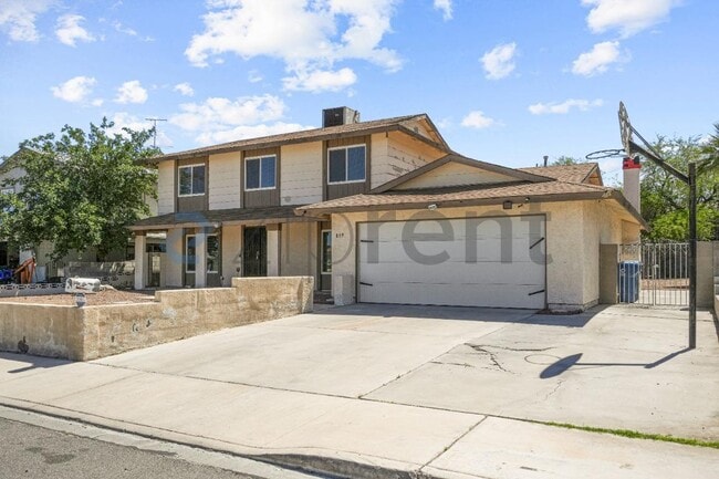 899 Monika Way in Las Vegas, NV - Foto de edificio - Building Photo