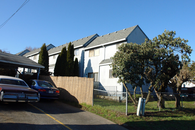 Northport Terrace in Portland, OR - Building Photo - Building Photo