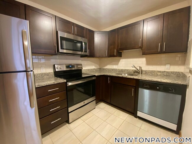282 Grove St, Unit 7