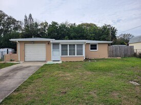 11172 104th St in Largo, FL - Building Photo