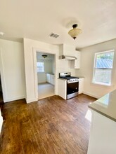 414 Orange Ave in New Braunfels, TX - Building Photo - Building Photo