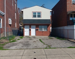 5304 Jackson St in Philadelphia, PA - Building Photo